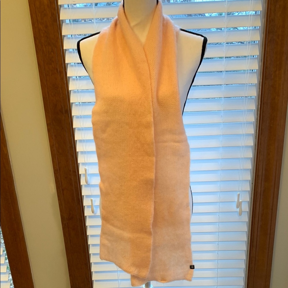 Gap Soft Pink Scarf - Picture 3 of 7